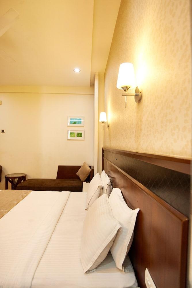 Hotel Sai Mahal Shirdi Eksteriør bilde