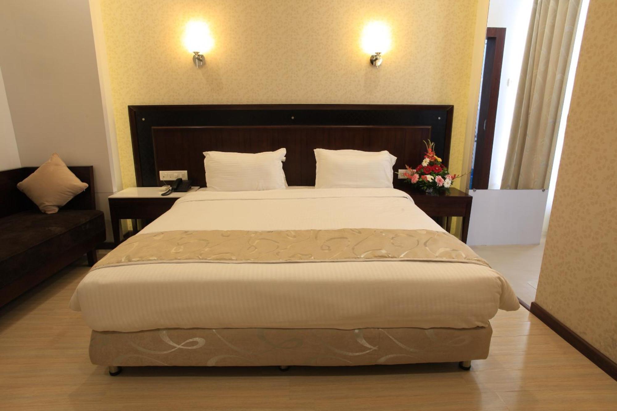 Hotel Sai Mahal Shirdi Eksteriør bilde